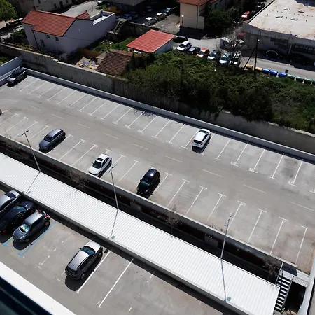 365 Sunsets By Belmont Realty *