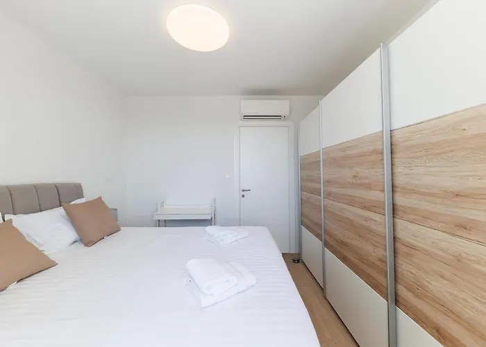 365 Sunsets By Belmont Realty * Задар