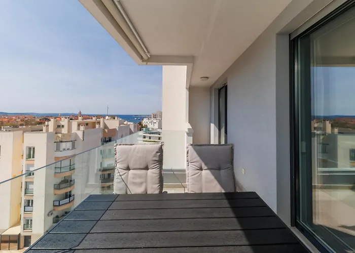 365 Sunsets By Belmont Realty *